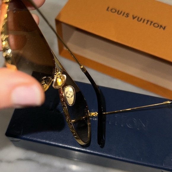 *Brand New Authentic* Louis Vuitton LV Pilot Sunglasses - Picture 8 of 15